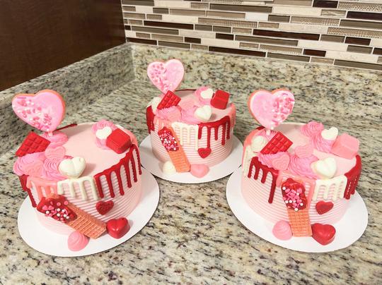 Valentine Drip Cakes