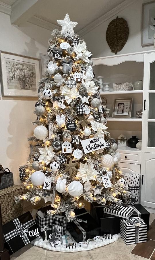 Black and White Christmas Tree