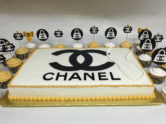 Chanel Cake, CC Cake, Chanel Cupcakes, Black White Gold Cake